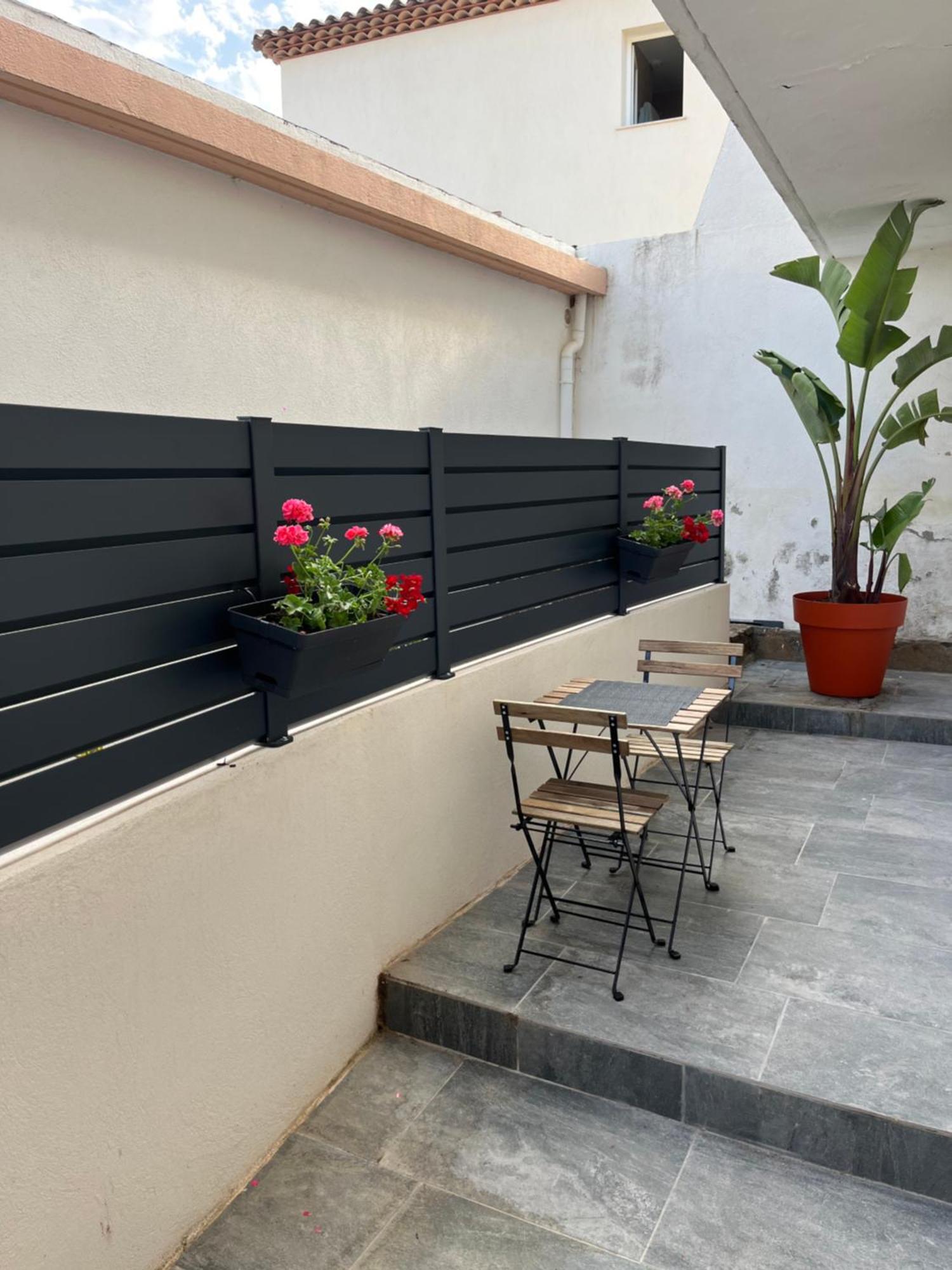 Charmant Bas De Villa Avec Terrasse A Proximite De La Plage Et Du Port การ์เกราน ภายนอก รูปภาพ